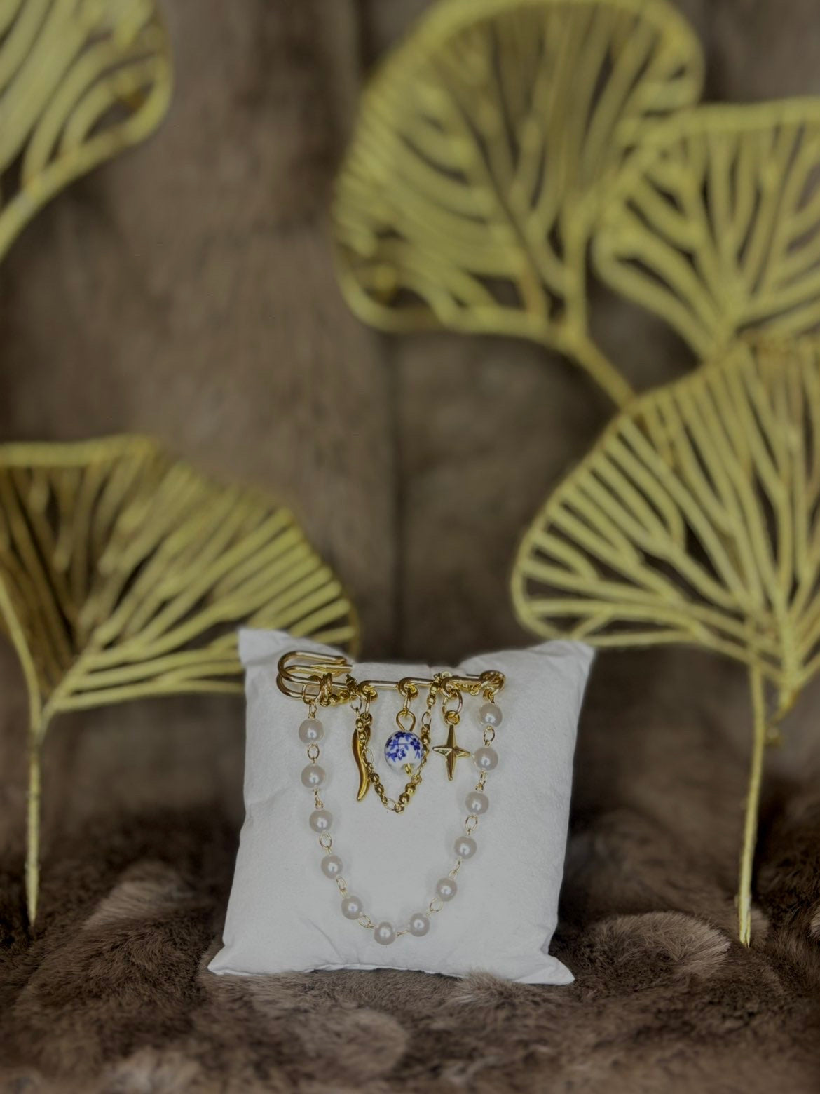 Épingle Broche TRÉSOR DE PORCELAINE
